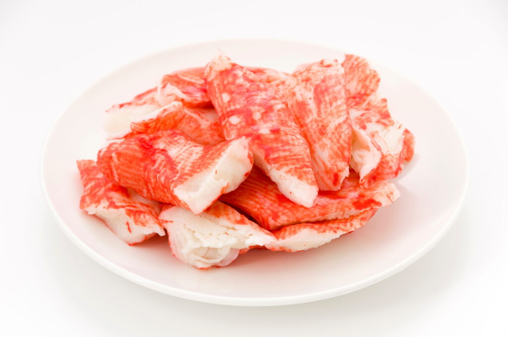 【獣医師監修】犬にカニカマを与えてはいけない！食べさせない方がよい理由を解説