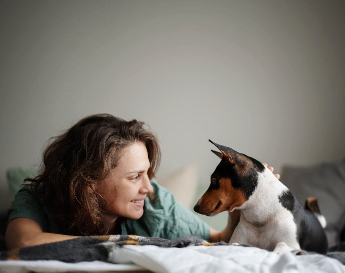 犬に『依存してしまう人』の特徴5選　愛犬を溺愛しすぎるリスクやデメリットまで