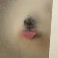 入浴中にドアの前に…