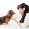 愛犬が前足で『チョ…