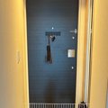 出勤途中、家にいる…
