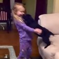 子犬をプレゼントさ…