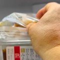 大型犬に内緒で『冷…