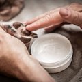 犬に人間用のハンド…