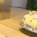 結婚式場のドアが開…