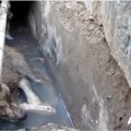 溝にはまって死にか…