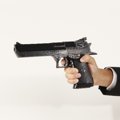 保護犬を銃で殺処分…