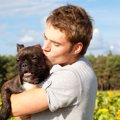 愛犬にキスを拒否さ…