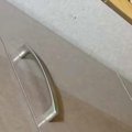 台所で作業中、なぜ…