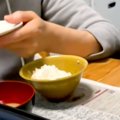 家族で集まって晩ご…