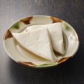犬は「はんぺん」を…