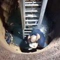 水がたまった井戸の…