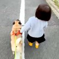 小さな女の子と一緒…