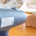犬をシャンプー後、…