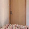 朝、いきなりドアが…