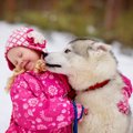 愛犬が他人の顔を舐…