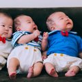 三つ子の赤ちゃんの…