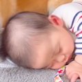 赤ちゃんが寝ている…