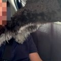 ふと、車の後部座席…