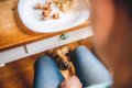 犬が飼い主に『催促…の画像