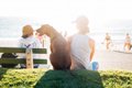 犬の散歩で飼い主も…の画像