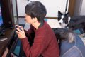 ゲームに夢中なパパ…の画像