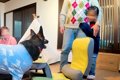 強面の大型犬を怖が…の画像
