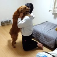 嬉しそうに抱き合う2人♪