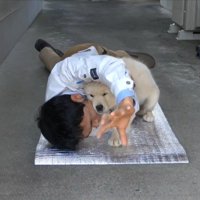 全力で悶え苦しむ演技！