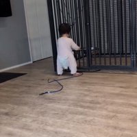 歩いて行った娘さん