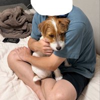 ギュッ