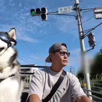 ドライブスルーに到着すると…