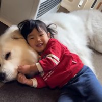 シュシュちゃんにくっつくろのちゃん