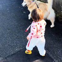 女の子とベルちゃんのお散歩2