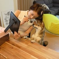 メイクしてあげるフリをしたら…