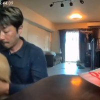 ソルちゃんを抱きあげて…