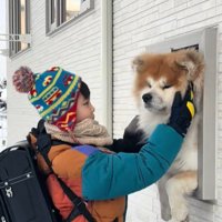 小さな窓からお見送り