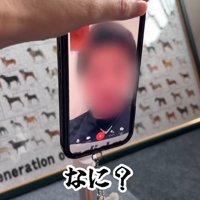 不機嫌に…
