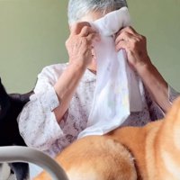 泣いてしまうおばあちゃん