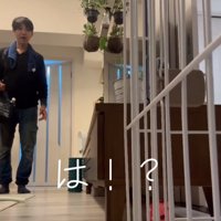 口を開けるお父さん