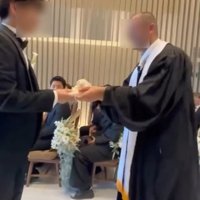 神父さんがピローを発見するも…