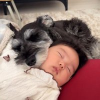 ピッタリくっついて添い寝♡