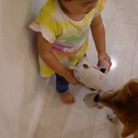 おもちゃを渡すと…