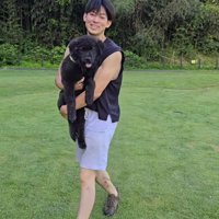 女性に話しかけられる男性