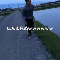 お散歩中のベイリーちゃんとパパ2