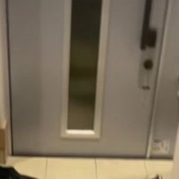 パパさんが出かけた後、玄関に行ったら…