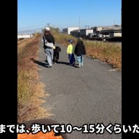 みんなでパン屋さんまでお散歩