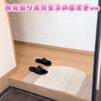 ガラーン…