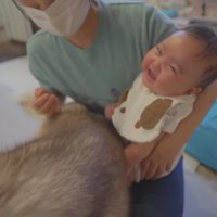 笑いが止まらない赤ちゃん