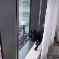 大興奮のボンドちゃん